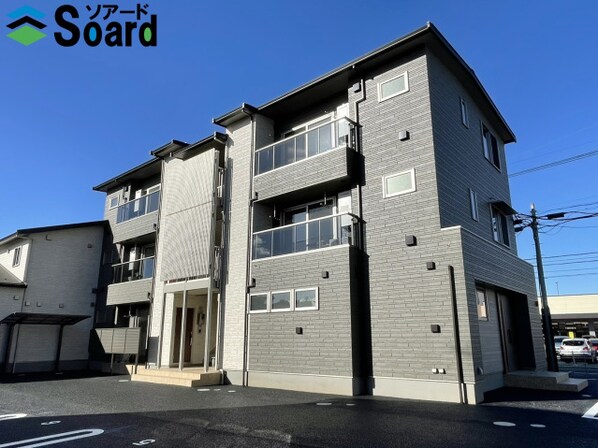 エストシャトーの物件外観写真